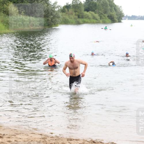 21.06.2026 - 29. Vierlanden-Triathlon Andreas Tolksdorf http://msf.ph/oto/9848931 21.06.2026 09:56:40 Schwimmen 317, 361, 365 meine-sportfotos.de