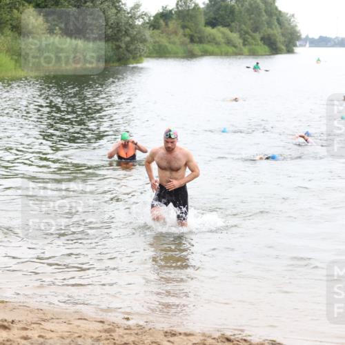 21.06.2026 - 29. Vierlanden-Triathlon Andreas Tolksdorf http://msf.ph/oto/9848937 21.06.2026 09:56:41 Schwimmen 317, 361, 365 meine-sportfotos.de
