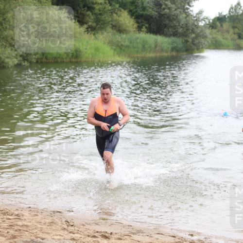 21.06.2026 - 29. Vierlanden-Triathlon Andreas Tolksdorf http://msf.ph/oto/9848943 21.06.2026 09:56:48 Schwimmen 307, 317, 352, 361 meine-sportfotos.de