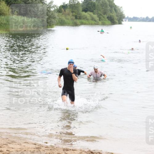 21.06.2026 - 29. Vierlanden-Triathlon Andreas Tolksdorf http://msf.ph/oto/9848950 21.06.2026 09:56:51 Schwimmen 307, 312, 317, 352 meine-sportfotos.de