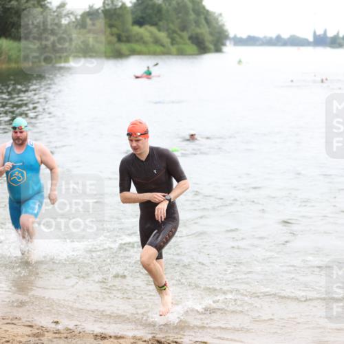 21.06.2026 - 29. Vierlanden-Triathlon Andreas Tolksdorf http://msf.ph/oto/9848998 21.06.2026 09:57:09 Schwimmen 326, 344 meine-sportfotos.de