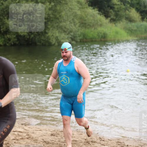 21.06.2026 - 29. Vierlanden-Triathlon Andreas Tolksdorf http://msf.ph/oto/9849010 21.06.2026 09:57:11 Schwimmen 326, 344 meine-sportfotos.de