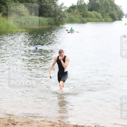 21.06.2026 - 29. Vierlanden-Triathlon Andreas Tolksdorf http://msf.ph/oto/9849030 21.06.2026 09:57:29 Schwimmen 336, 346, 347, 349 meine-sportfotos.de