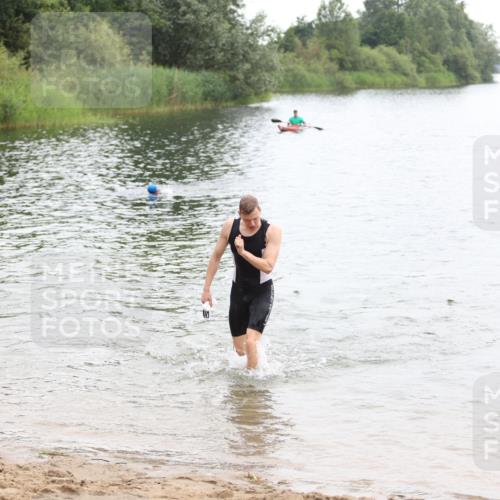 21.06.2026 - 29. Vierlanden-Triathlon Andreas Tolksdorf http://msf.ph/oto/9849033 21.06.2026 09:57:29 Schwimmen 336, 346, 347, 349 meine-sportfotos.de