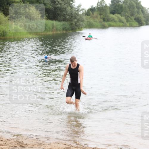 21.06.2026 - 29. Vierlanden-Triathlon Andreas Tolksdorf http://msf.ph/oto/9849036 21.06.2026 09:57:29 Schwimmen 336, 346, 347, 349 meine-sportfotos.de