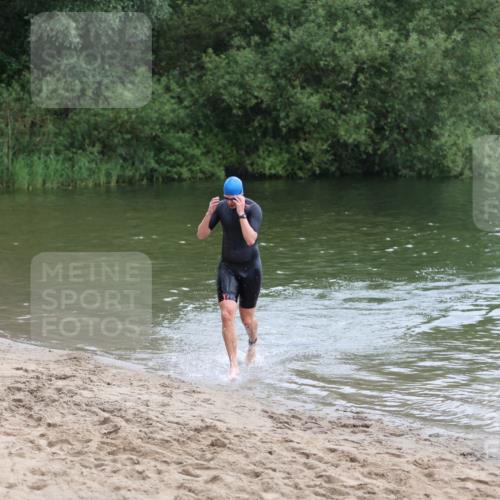21.06.2026 - 29. Vierlanden-Triathlon Andreas Tolksdorf http://msf.ph/oto/9849040 21.06.2026 09:57:50 Schwimmen 316 meine-sportfotos.de