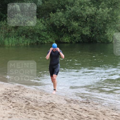 21.06.2026 - 29. Vierlanden-Triathlon Andreas Tolksdorf http://msf.ph/oto/9849047 21.06.2026 09:57:50 Schwimmen 316 meine-sportfotos.de