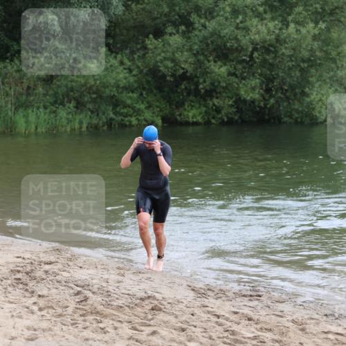 21.06.2026 - 29. Vierlanden-Triathlon Andreas Tolksdorf http://msf.ph/oto/9849052 21.06.2026 09:57:50 Schwimmen 316 meine-sportfotos.de