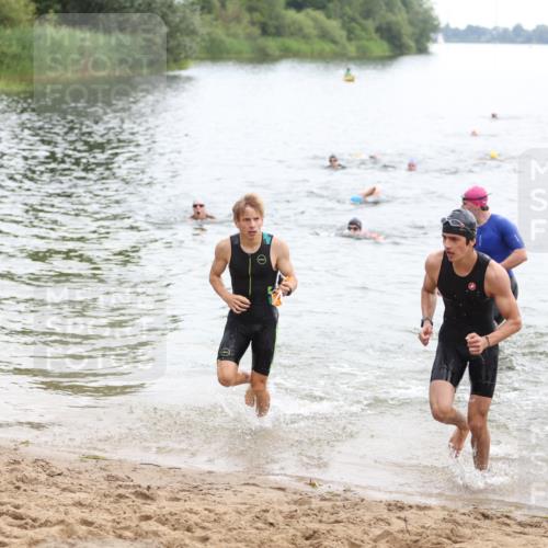 21.06.2026 - 29. Vierlanden-Triathlon Andreas Tolksdorf http://msf.ph/oto/9849053 21.06.2026 09:58:06 Schwimmen 334, 345, 360, 373 meine-sportfotos.de