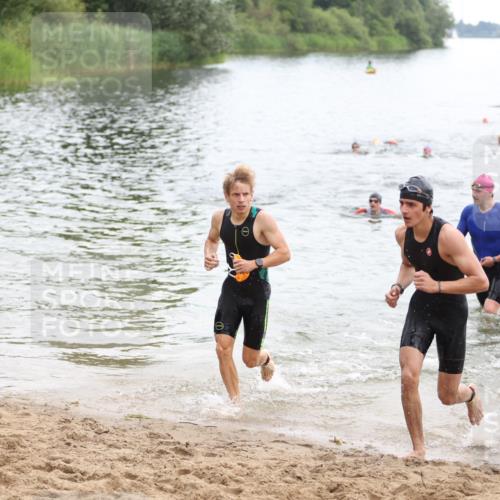 21.06.2026 - 29. Vierlanden-Triathlon Andreas Tolksdorf http://msf.ph/oto/9849058 21.06.2026 09:58:06 Schwimmen 334, 345, 360, 373 meine-sportfotos.de