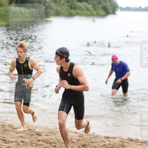 21.06.2026 - 29. Vierlanden-Triathlon Andreas Tolksdorf http://msf.ph/oto/9849064 21.06.2026 09:58:07 Schwimmen 334, 345, 360, 373 meine-sportfotos.de
