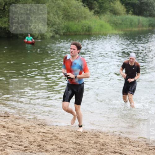 21.06.2026 - 29. Vierlanden-Triathlon Andreas Tolksdorf http://msf.ph/oto/9849081 21.06.2026 09:58:17 Schwimmen 305, 334, 348 meine-sportfotos.de