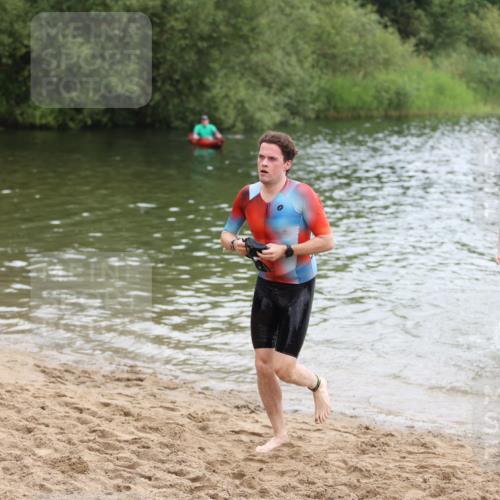 21.06.2026 - 29. Vierlanden-Triathlon Andreas Tolksdorf http://msf.ph/oto/9849086 21.06.2026 09:58:17 Schwimmen 305, 334, 348 meine-sportfotos.de