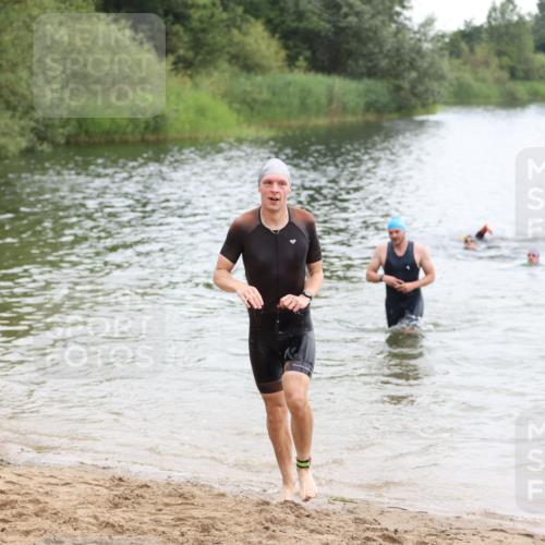 21.06.2026 - 29. Vierlanden-Triathlon Andreas Tolksdorf http://msf.ph/oto/9849088 21.06.2026 09:58:20 Schwimmen 305, 320, 334, 348 meine-sportfotos.de