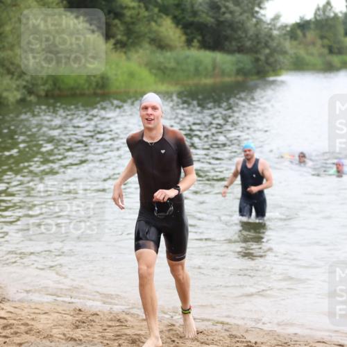 21.06.2026 - 29. Vierlanden-Triathlon Andreas Tolksdorf http://msf.ph/oto/9849095 21.06.2026 09:58:21 Schwimmen 305, 320, 334, 348 meine-sportfotos.de
