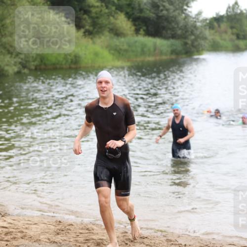 21.06.2026 - 29. Vierlanden-Triathlon Andreas Tolksdorf http://msf.ph/oto/9849096 21.06.2026 09:58:21 Schwimmen 305, 320, 334, 348 meine-sportfotos.de