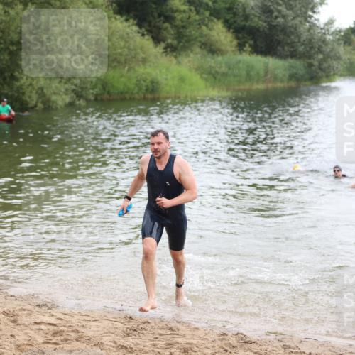 21.06.2026 - 29. Vierlanden-Triathlon Andreas Tolksdorf http://msf.ph/oto/9849098 21.06.2026 09:58:24 Schwimmen 305, 320, 348 meine-sportfotos.de