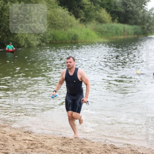 21.06.2026 - 29. Vierlanden-Triathlon Andreas Tolksdorf http://msf.ph/oto/9849101 21.06.2026 09:58:24 Schwimmen 305, 320, 348 meine-sportfotos.de