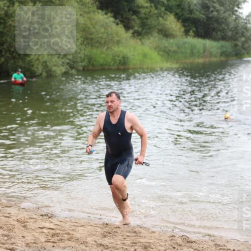 21.06.2026 - 29. Vierlanden-Triathlon Andreas Tolksdorf http://msf.ph/oto/9849102 21.06.2026 09:58:24 Schwimmen 305, 320, 348 meine-sportfotos.de