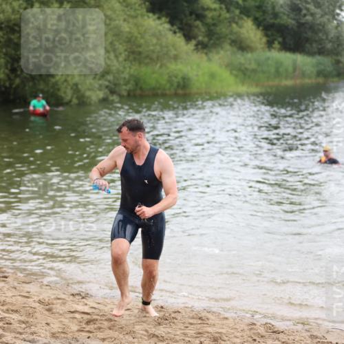 21.06.2026 - 29. Vierlanden-Triathlon Andreas Tolksdorf http://msf.ph/oto/9849107 21.06.2026 09:58:24 Schwimmen 305, 320, 348 meine-sportfotos.de