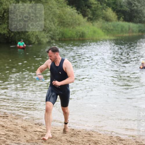 21.06.2026 - 29. Vierlanden-Triathlon Andreas Tolksdorf http://msf.ph/oto/9849109 21.06.2026 09:58:24 Schwimmen 305, 320, 348 meine-sportfotos.de