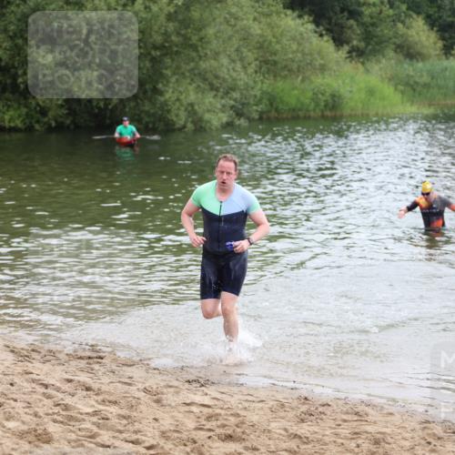 21.06.2026 - 29. Vierlanden-Triathlon Andreas Tolksdorf http://msf.ph/oto/9849111 21.06.2026 09:58:32 Schwimmen 309, 320, 358, 359 meine-sportfotos.de