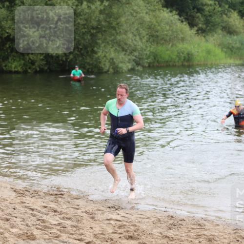 21.06.2026 - 29. Vierlanden-Triathlon Andreas Tolksdorf http://msf.ph/oto/9849113 21.06.2026 09:58:32 Schwimmen 309, 320, 358, 359 meine-sportfotos.de
