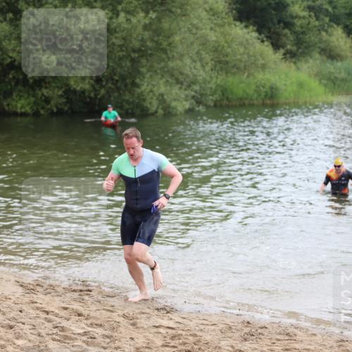 21.06.2026 - 29. Vierlanden-Triathlon Andreas Tolksdorf http://msf.ph/oto/9849119 21.06.2026 09:58:32 Schwimmen 309, 320, 358, 359 meine-sportfotos.de