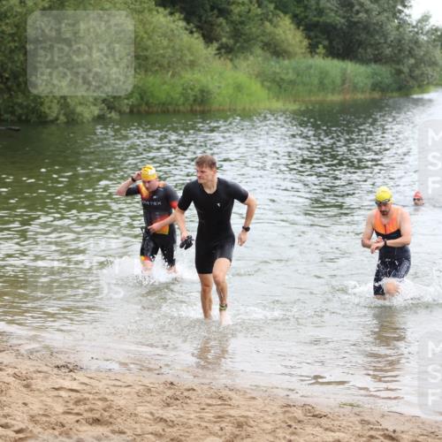21.06.2026 - 29. Vierlanden-Triathlon Andreas Tolksdorf http://msf.ph/oto/9849123 21.06.2026 09:58:38 Schwimmen 309, 358, 359 meine-sportfotos.de