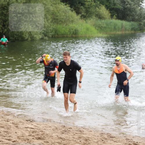 21.06.2026 - 29. Vierlanden-Triathlon Andreas Tolksdorf http://msf.ph/oto/9849132 21.06.2026 09:58:38 Schwimmen 309, 358, 359 meine-sportfotos.de