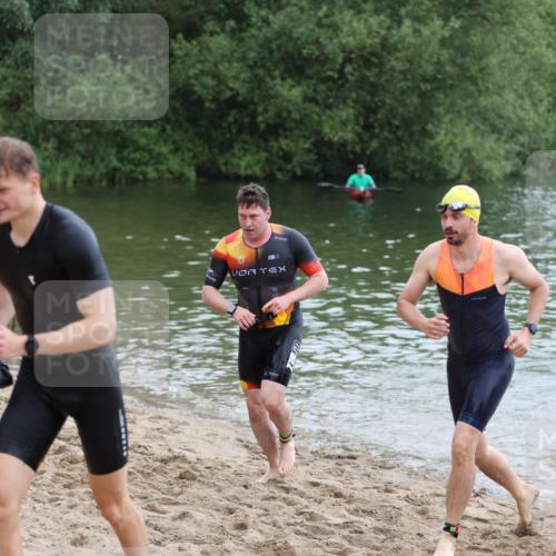 21.06.2026 - 29. Vierlanden-Triathlon Andreas Tolksdorf http://msf.ph/oto/9849140 21.06.2026 09:58:41 Schwimmen 309, 358, 359, 371 meine-sportfotos.de