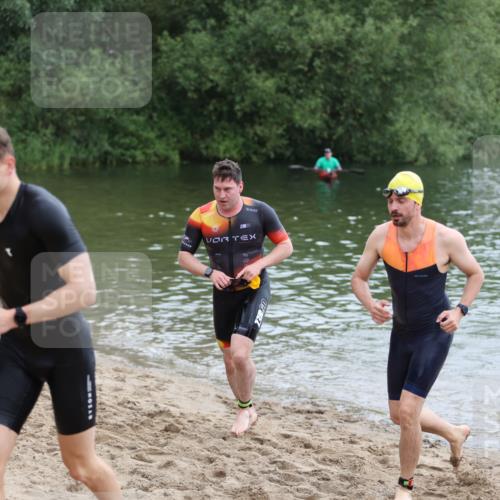 21.06.2026 - 29. Vierlanden-Triathlon Andreas Tolksdorf http://msf.ph/oto/9849141 21.06.2026 09:58:41 Schwimmen 309, 358, 359, 371 meine-sportfotos.de