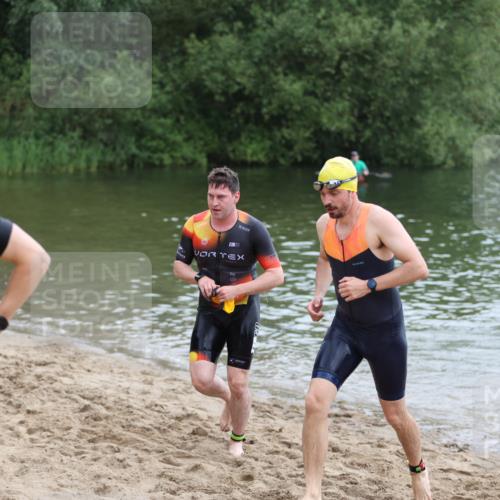 21.06.2026 - 29. Vierlanden-Triathlon Andreas Tolksdorf http://msf.ph/oto/9849145 21.06.2026 09:58:41 Schwimmen 309, 358, 359, 371 meine-sportfotos.de