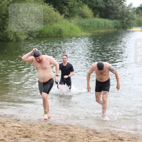 21.06.2026 - 29. Vierlanden-Triathlon Andreas Tolksdorf http://msf.ph/oto/9849175 21.06.2026 09:59:07 Schwimmen 303, 325, 356 meine-sportfotos.de