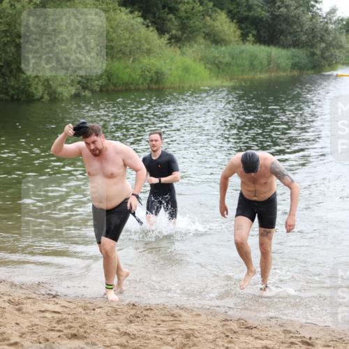 21.06.2026 - 29. Vierlanden-Triathlon Andreas Tolksdorf http://msf.ph/oto/9849178 21.06.2026 09:59:07 Schwimmen 303, 325, 356 meine-sportfotos.de