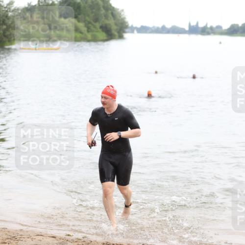 21.06.2026 - 29. Vierlanden-Triathlon Andreas Tolksdorf http://msf.ph/oto/9849186 21.06.2026 09:59:44 Schwimmen 313 meine-sportfotos.de