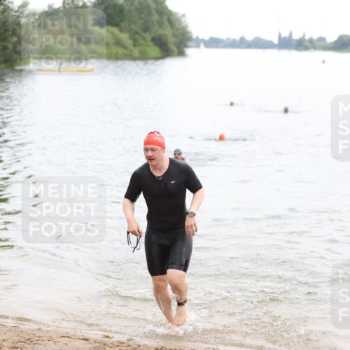 21.06.2026 - 29. Vierlanden-Triathlon Andreas Tolksdorf http://msf.ph/oto/9849189 21.06.2026 09:59:44 Schwimmen 313 meine-sportfotos.de