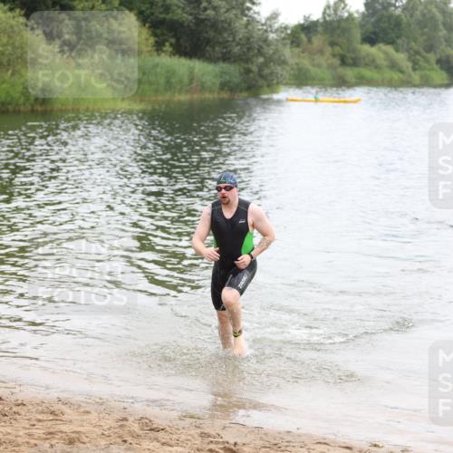 21.06.2026 - 29. Vierlanden-Triathlon Andreas Tolksdorf http://msf.ph/oto/9849199 21.06.2026 09:59:57 Schwimmen 338 meine-sportfotos.de