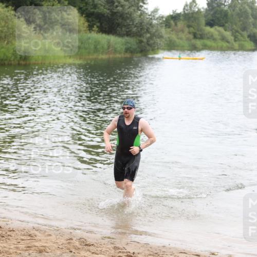 21.06.2026 - 29. Vierlanden-Triathlon Andreas Tolksdorf http://msf.ph/oto/9849202 21.06.2026 09:59:57 Schwimmen 338 meine-sportfotos.de