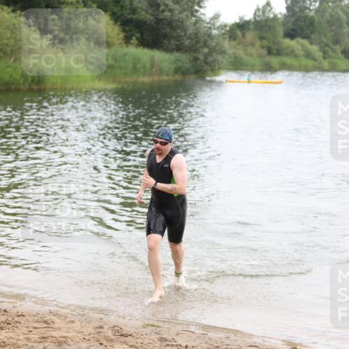 21.06.2026 - 29. Vierlanden-Triathlon Andreas Tolksdorf http://msf.ph/oto/9849207 21.06.2026 09:59:57 Schwimmen 338 meine-sportfotos.de