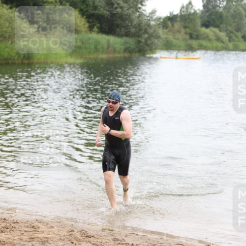 21.06.2026 - 29. Vierlanden-Triathlon Andreas Tolksdorf http://msf.ph/oto/9849208 21.06.2026 09:59:57 Schwimmen 338 meine-sportfotos.de