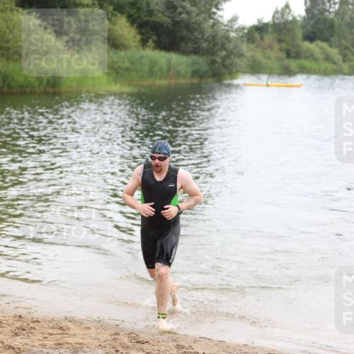 21.06.2026 - 29. Vierlanden-Triathlon Andreas Tolksdorf http://msf.ph/oto/9849212 21.06.2026 09:59:57 Schwimmen 338 meine-sportfotos.de
