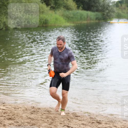 21.06.2026 - 29. Vierlanden-Triathlon Andreas Tolksdorf http://msf.ph/oto/9849216 21.06.2026 10:00:12 Schwimmen 327 meine-sportfotos.de