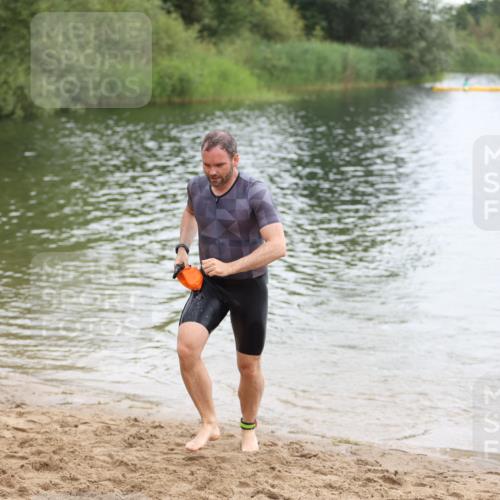 21.06.2026 - 29. Vierlanden-Triathlon Andreas Tolksdorf http://msf.ph/oto/9849217 21.06.2026 10:00:12 Schwimmen 327 meine-sportfotos.de