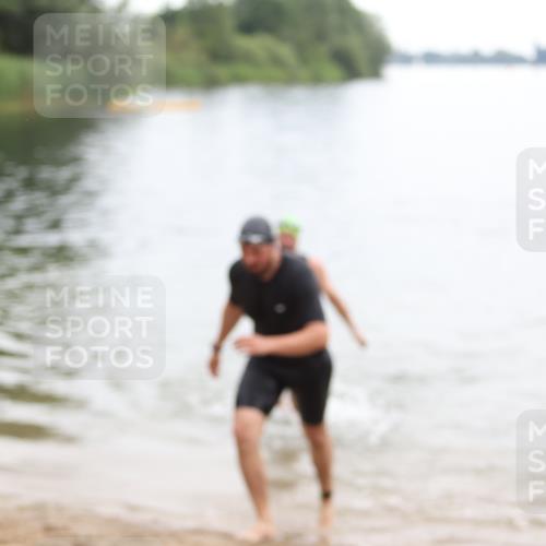 21.06.2026 - 29. Vierlanden-Triathlon Andreas Tolksdorf http://msf.ph/oto/9849225 21.06.2026 10:00:43 Schwimmen 330, 357 meine-sportfotos.de