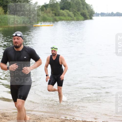 21.06.2026 - 29. Vierlanden-Triathlon Andreas Tolksdorf http://msf.ph/oto/9849232 21.06.2026 10:00:44 Schwimmen 330, 357 meine-sportfotos.de