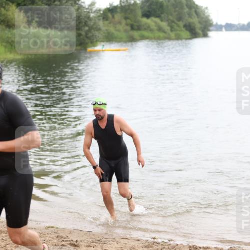21.06.2026 - 29. Vierlanden-Triathlon Andreas Tolksdorf http://msf.ph/oto/9849240 21.06.2026 10:00:44 Schwimmen 330, 357 meine-sportfotos.de