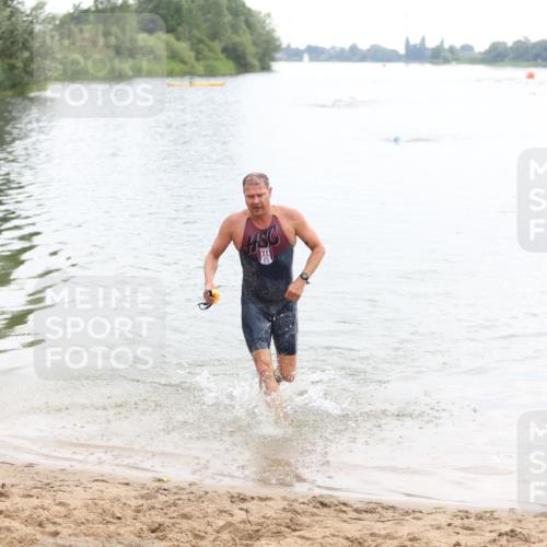 21.06.2026 - 29. Vierlanden-Triathlon Andreas Tolksdorf http://msf.ph/oto/9849246 21.06.2026 10:02:51 Schwimmen 430 meine-sportfotos.de