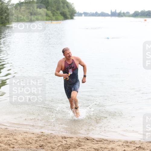 21.06.2026 - 29. Vierlanden-Triathlon Andreas Tolksdorf http://msf.ph/oto/9849249 21.06.2026 10:02:51 Schwimmen 430 meine-sportfotos.de