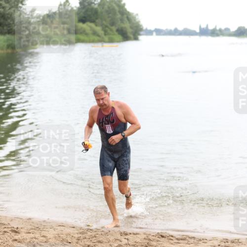 21.06.2026 - 29. Vierlanden-Triathlon Andreas Tolksdorf http://msf.ph/oto/9849255 21.06.2026 10:02:51 Schwimmen 430 meine-sportfotos.de